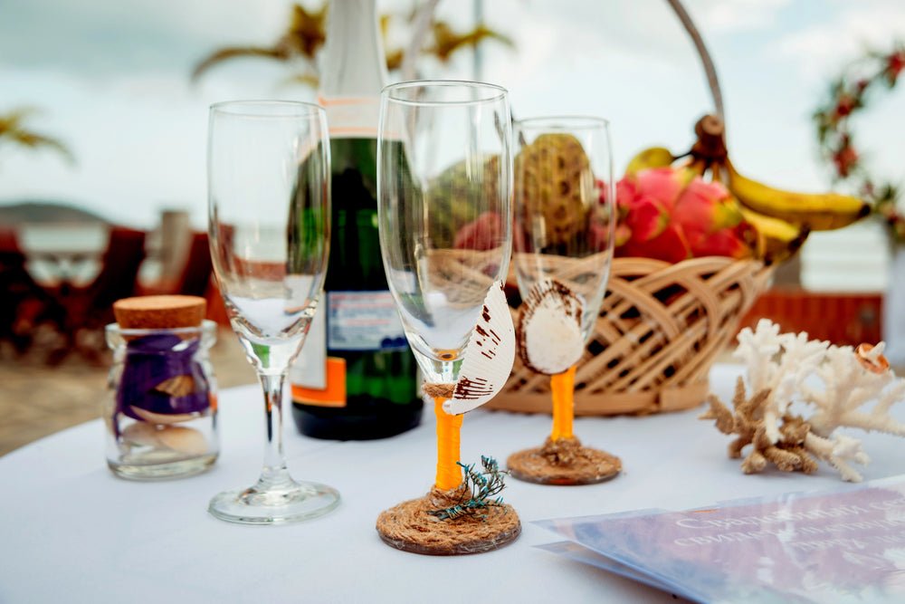 DIY: idei simple pentru personalizarea paharelor și accesoriilor de party - CraftUp