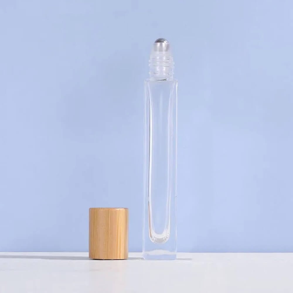 Sticluță pătrată transparentă cu roll-on metalic și capac bambus 2 - craftup.ro