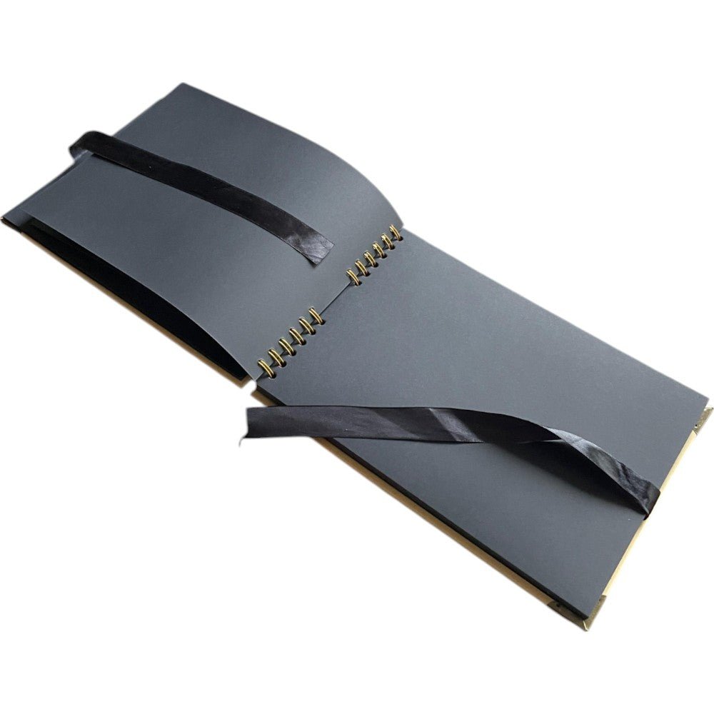 Album Foto Tip Scrapbook cu Spirală și Închidere Panglică - CraftUp