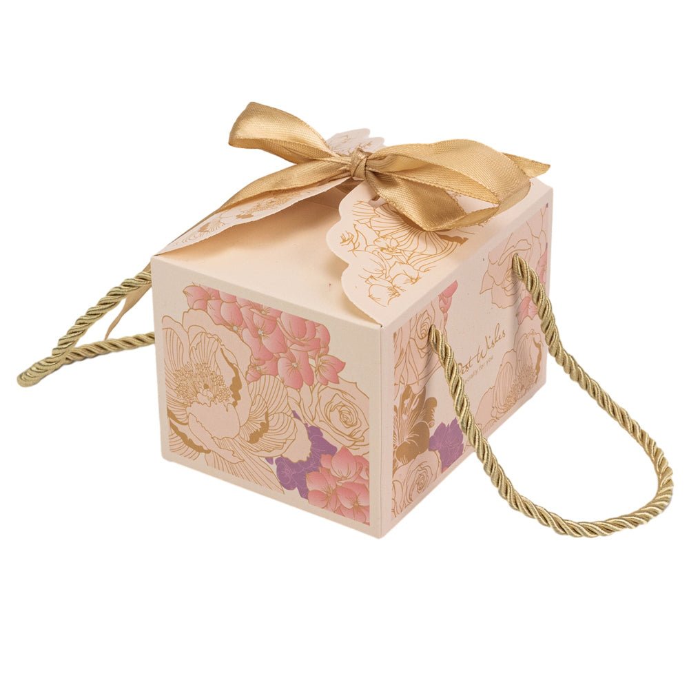 Cutie mică cu panglică și mâner din sfoară model floral - alb (set 50 buc) - 10.5x8.3x7.3cm - CraftUp