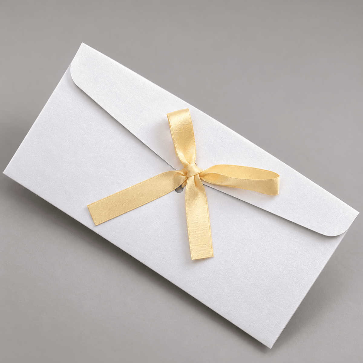 Plicuri sidefate cu fundiță din satin - alb (set 10 buc) - CraftUp