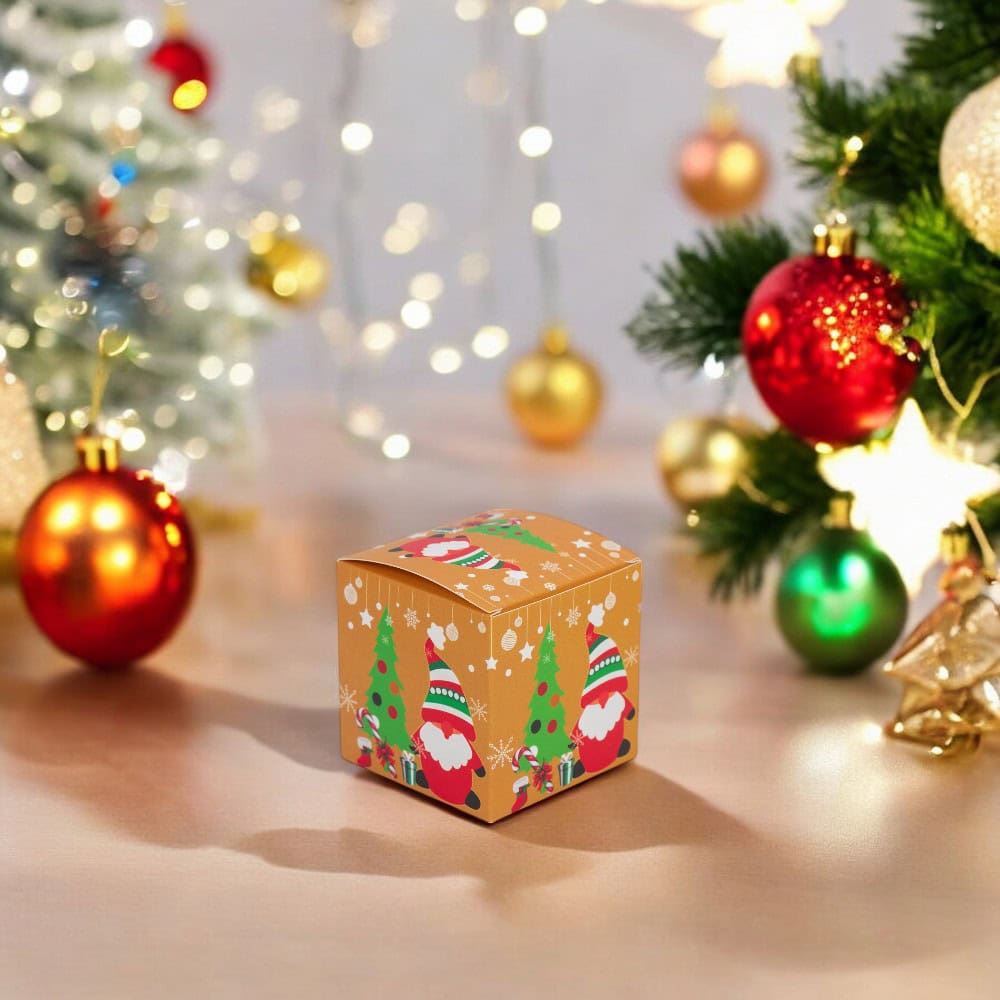 Set 24 cutii mici pătrate de Crăciun 6 modele diferite - multicolor - CraftUp