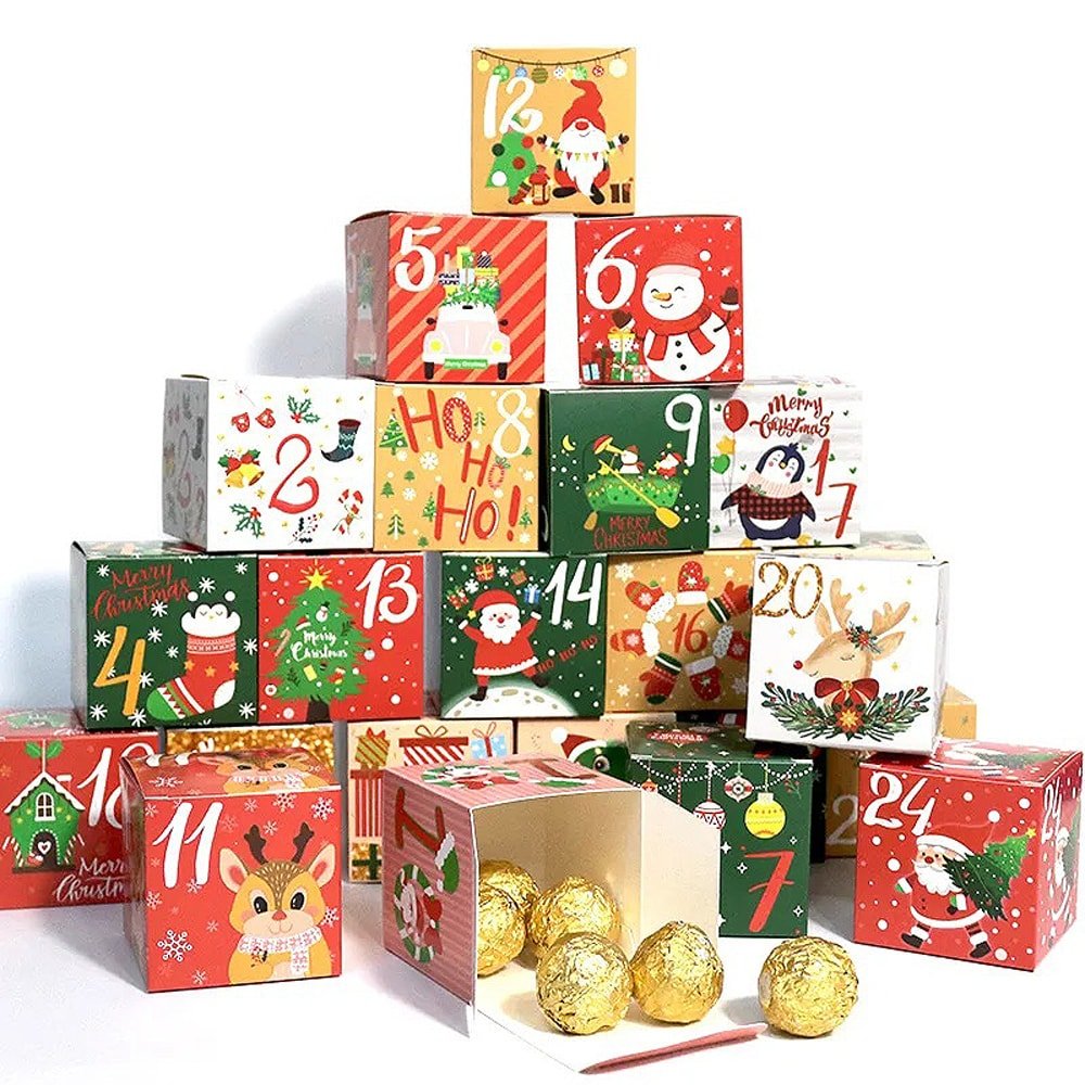 Set 24 cutii pătrate diferite pentru Crăciun 7x7x7cm - CraftUp