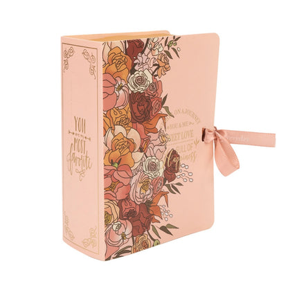 Cutie carte cu fundă satinată și design floral - roz 2 - craftup.ro