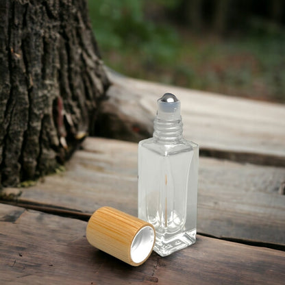 Sticluță pătrată transparentă cu roll-on metalic și capac bambus 4 - craftup.ro