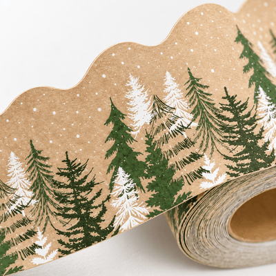Bandă decorativă autoadezivă de Crăciun cu pădure de brazi - bej (30 m) - CraftUp