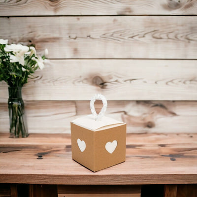 Cutie 2 culori cu sfoară model inimă - maro și interior alb (set 50 buc) - CraftUp