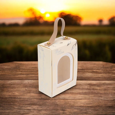 Cutie dreptunghiulară cu fereastră arcadă și mâner din piele - alb (set 50 buc) 8.8x4.8x12.5cm - CraftUp