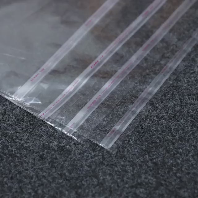 Încărcați videoclipul: Pungi cu clapetă adezivă - lungimi între 45 și 100cm (set 100 buc)