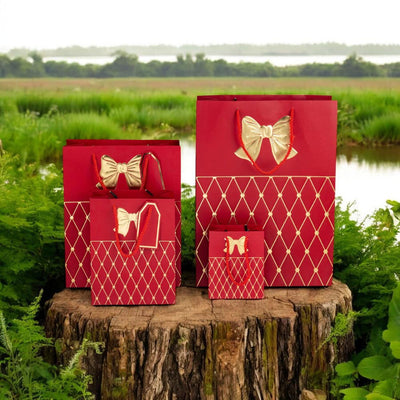 Pungi cadou cu mâner model fundă și romburi aurii 31x42x12cm - roșu (set 12 buc) - CraftUp