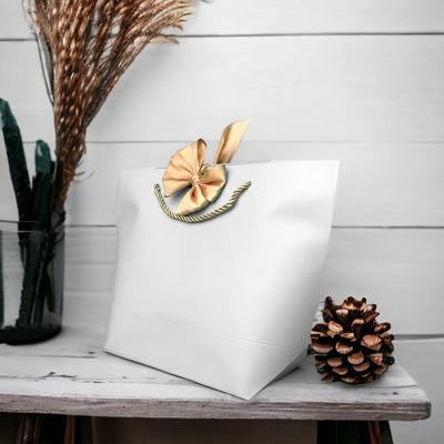 Pungi cadou cu mâner și fundă aurie - alb (set 12 buc) - CraftUp
