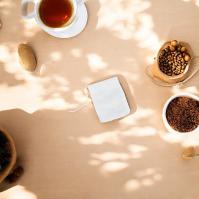 Săculeț non woven mic cu sfoară - alb 5.5x7cm (set 100 buc) - CraftUp