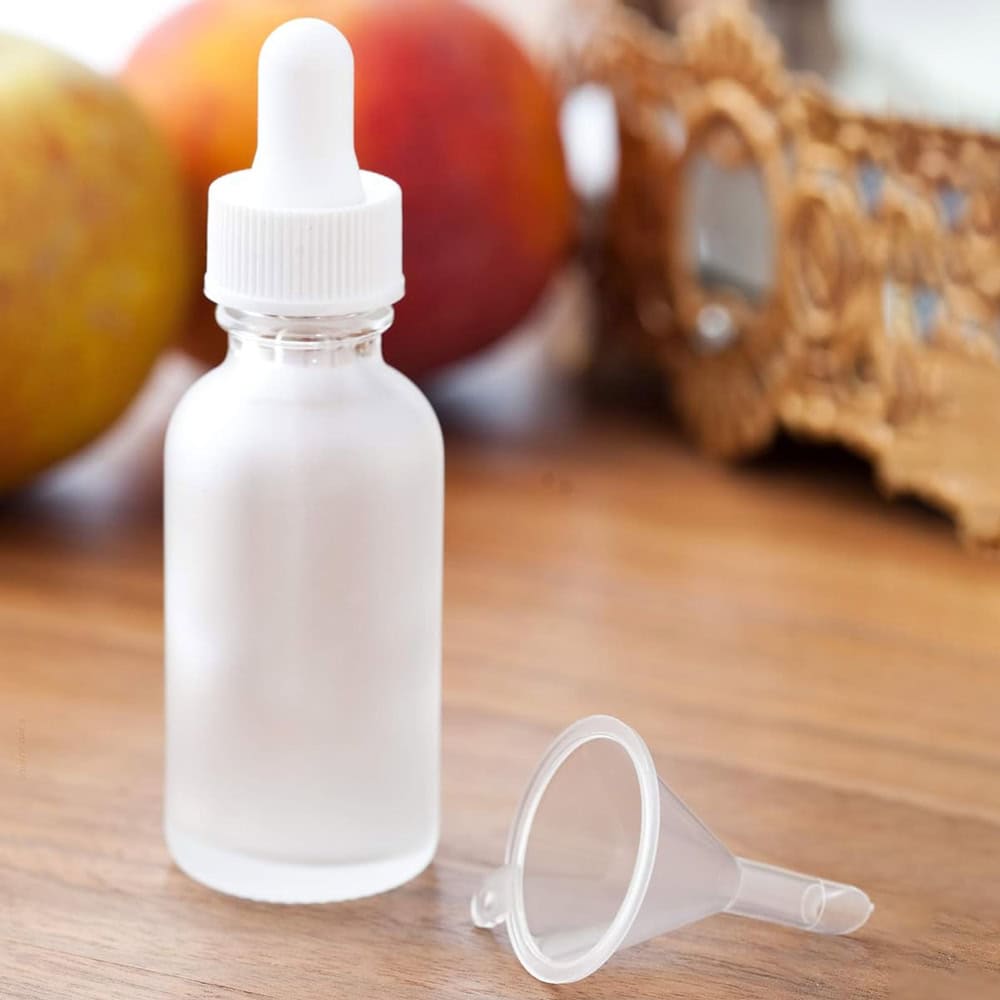 Sticluța mată reutilizabilă cu pipetă și capac alb - CraftUp