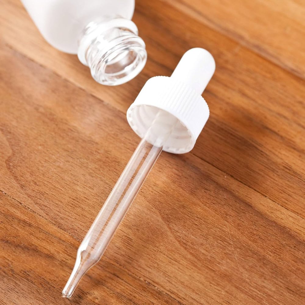 Sticluța mată reutilizabilă cu pipetă și capac alb - CraftUp