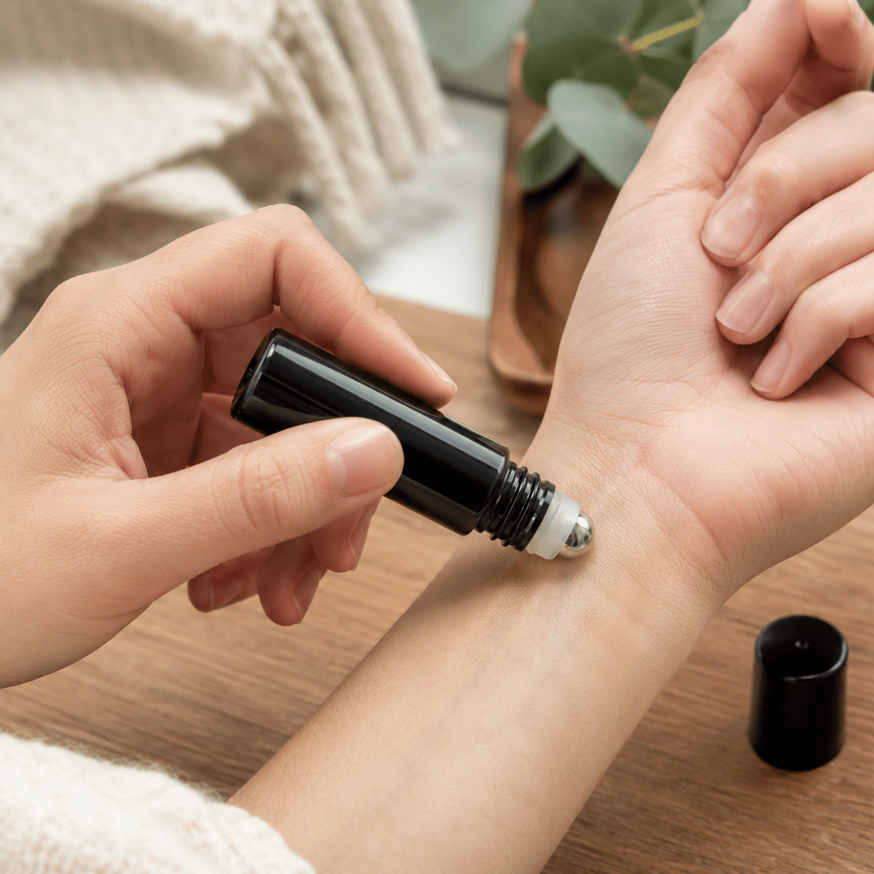 Sticluță neagră reutilizabilă cu roll-on metalic și capac negru 10ml - CraftUp