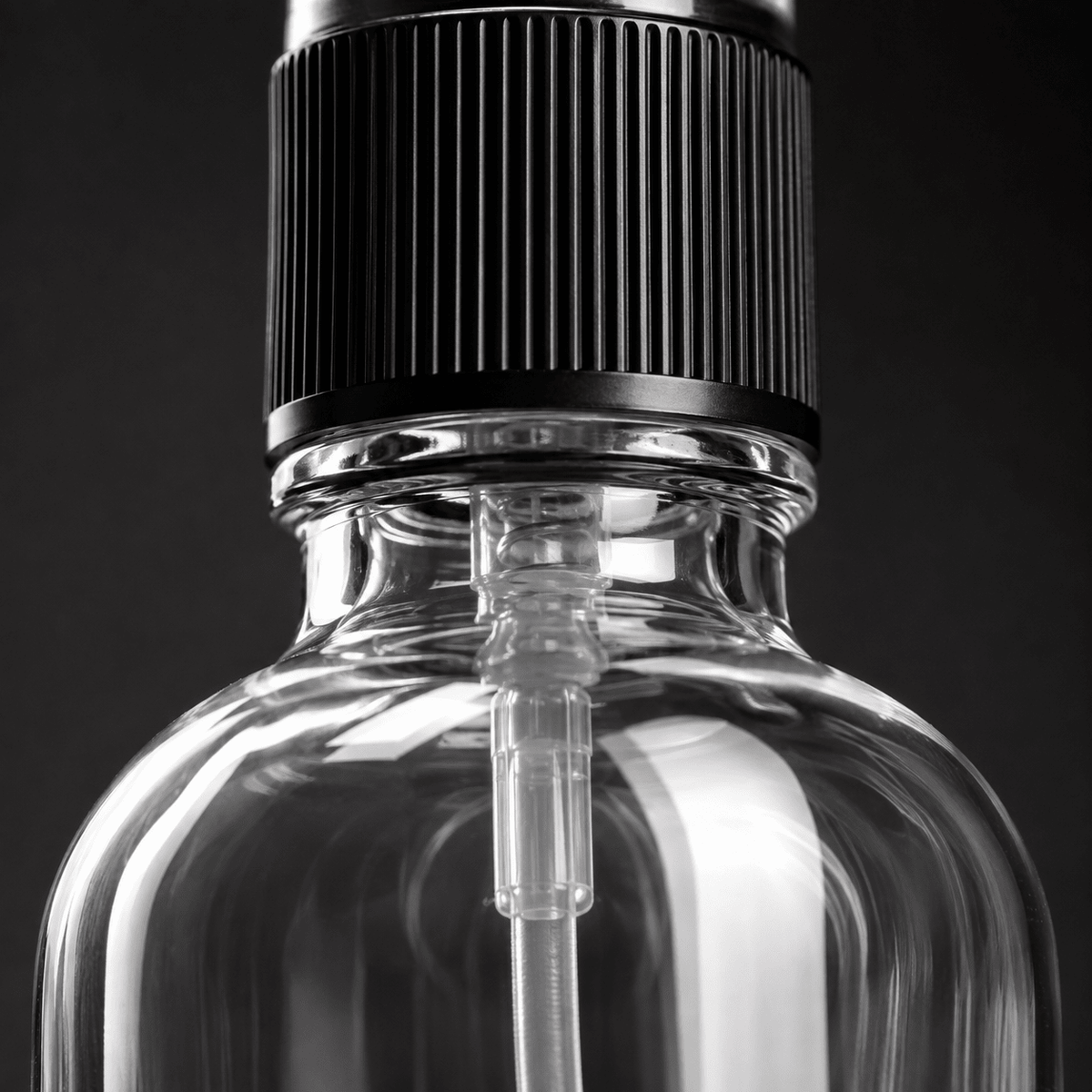 Sticluță transparentă reutilizabilă cu spray și capac 50ml - CraftUp